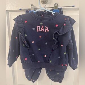 Gap sweatpants and sweatshirt set size 2T